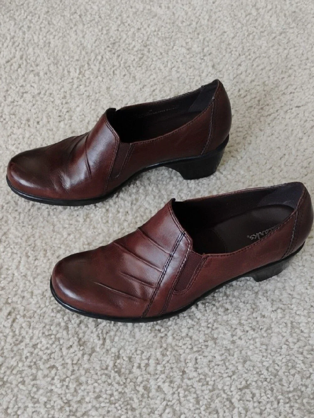 Clarks Partridge Brown Leather Slip On Comfort Loafers Block Heel Pleated LN 8